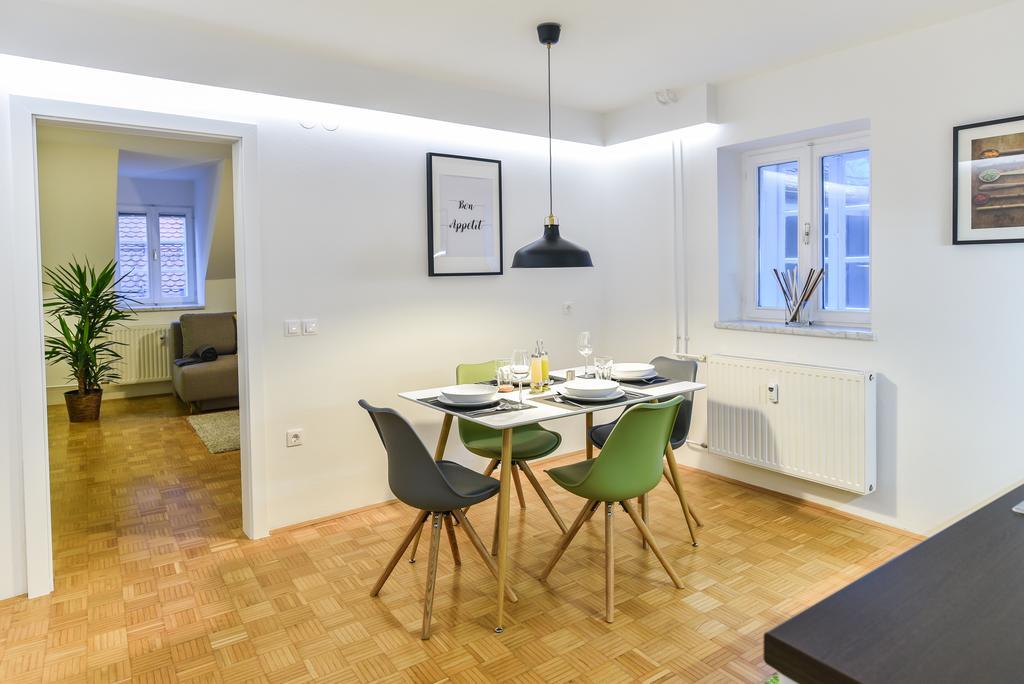 Strict City Apartments 卢布尔雅那 外观 照片